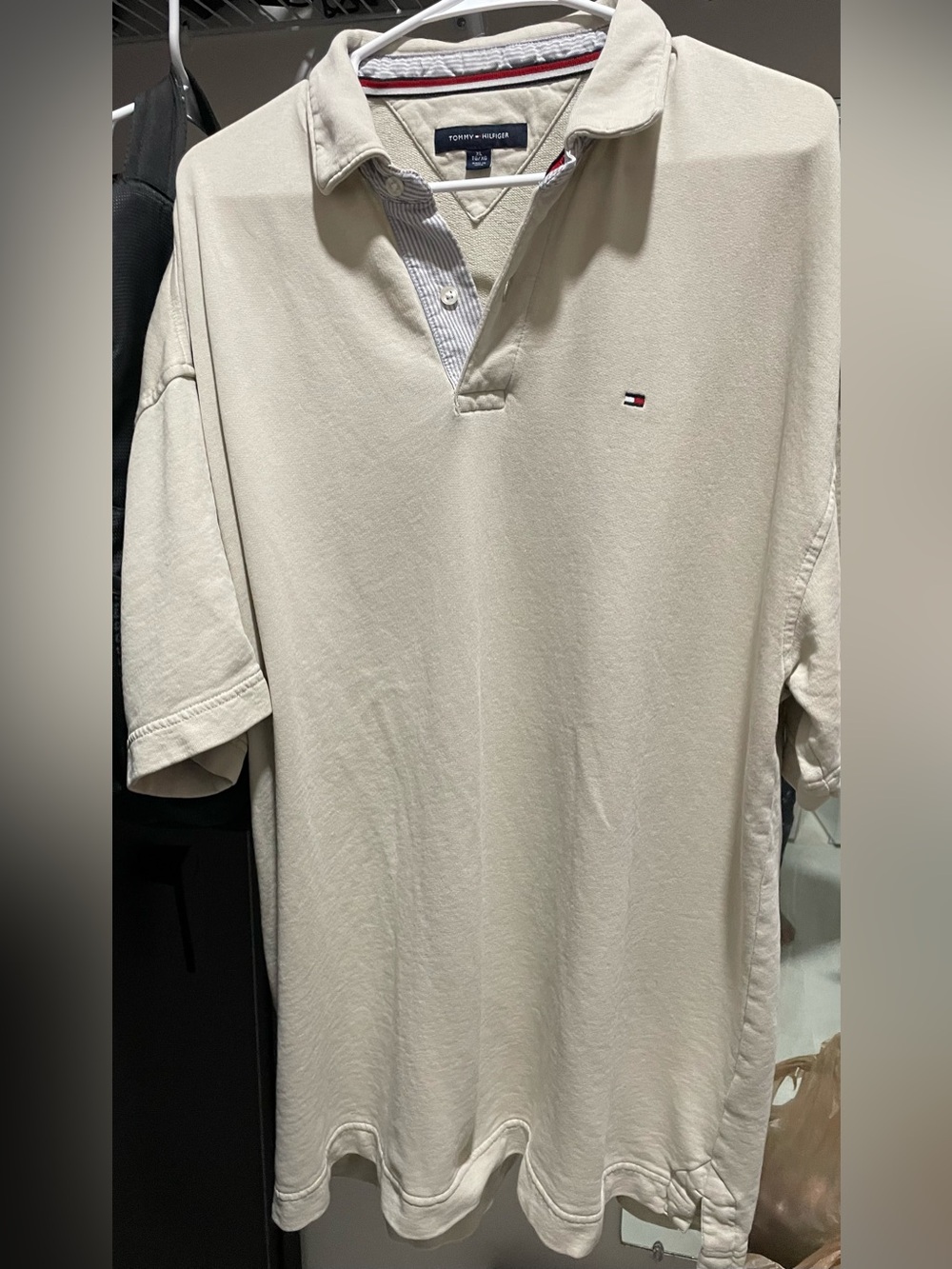 Men’s XL Tommy Hilfiger Soft Beige Short-Sleeve Polo with Chest Flag.